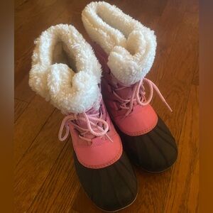 Girls pink snow boots